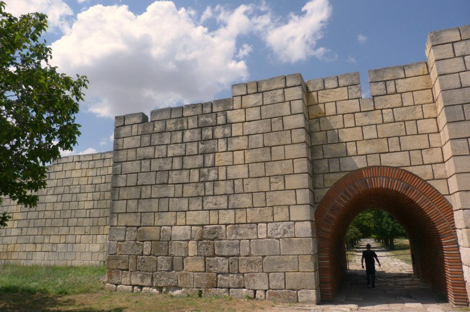 538968_10151995383670503_912321689_n