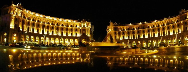 redhead-explorer-piazza-della-repubblica